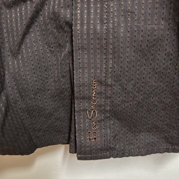 Ben Sherman size small button up textured with stripes - Picture 4 of 5